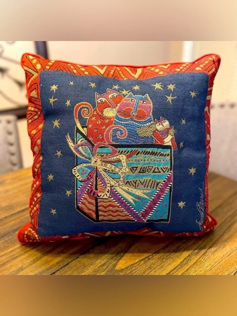 LAUREL BURCH Christmas CATS Throw PILLOW Holiday TAPESTRY Kitty Vintage Red Gold